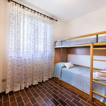 Vila Large Lakeside Lesa