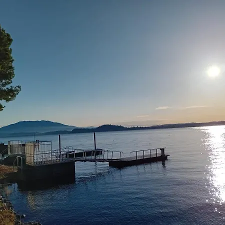 Vila Large Lakeside