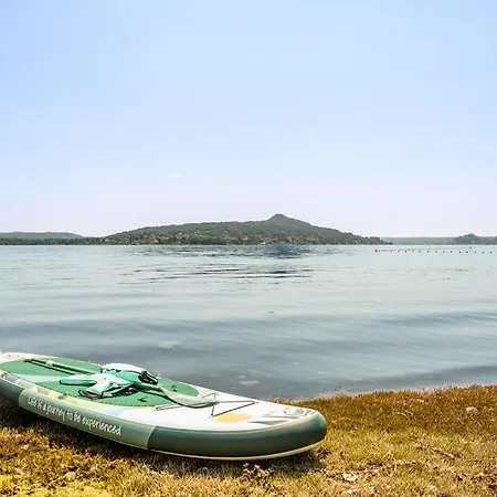 Vila Large Lakeside