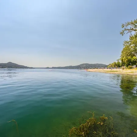 Large Lakeside Vila