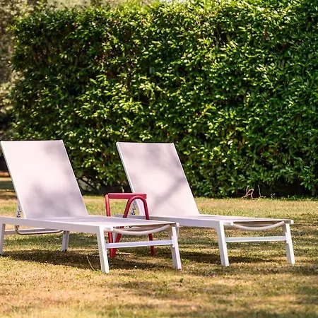 Vila Large Lakeside Lesa