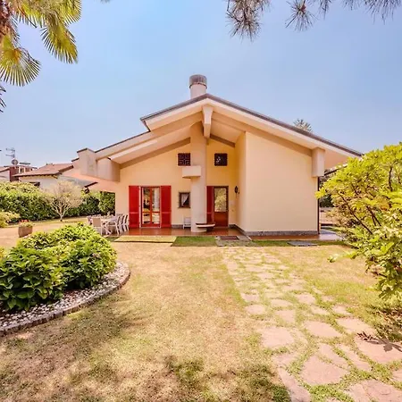 Vila Large Lakeside