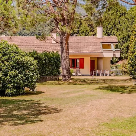 Large Lakeside Vila
