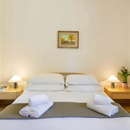 Vila Large Lakeside