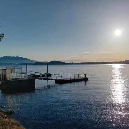 Vila Large Lakeside