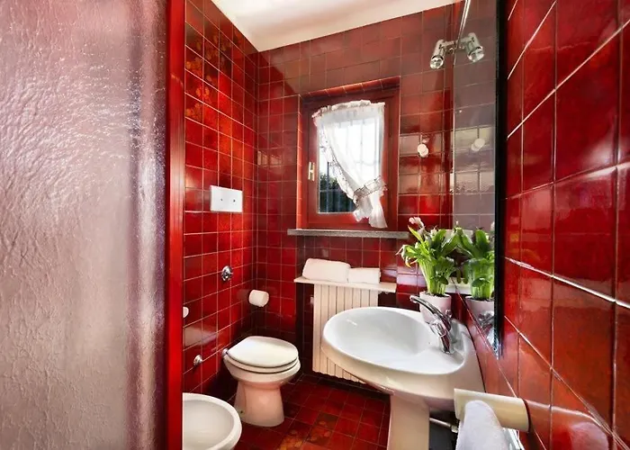 Large Lakeside Villa *