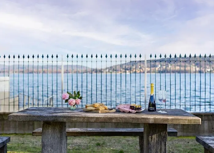 Villa Large Lakeside *